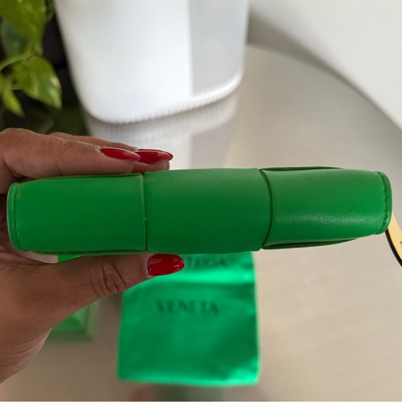 Bottega Veneta Zip Around Wallet - Picture 10 of 15